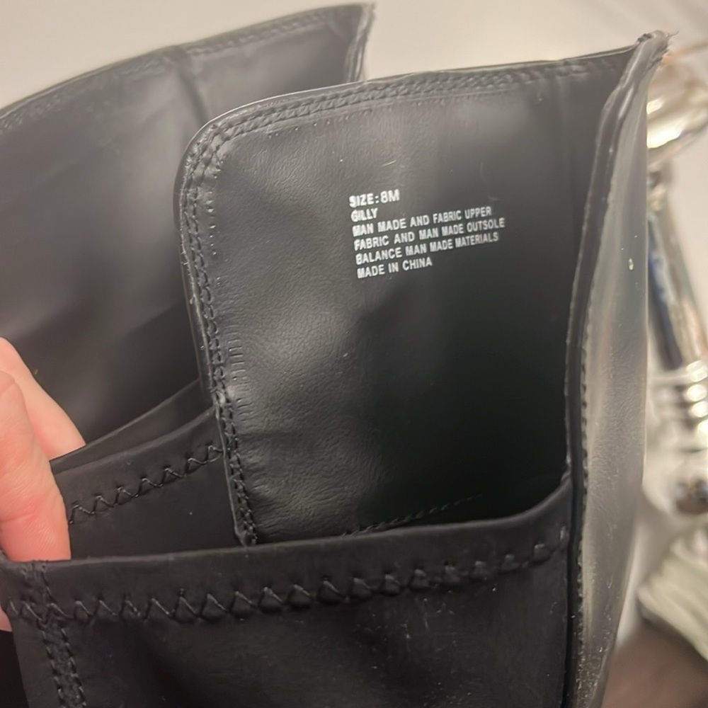 Black boots - Picture 5 of 7